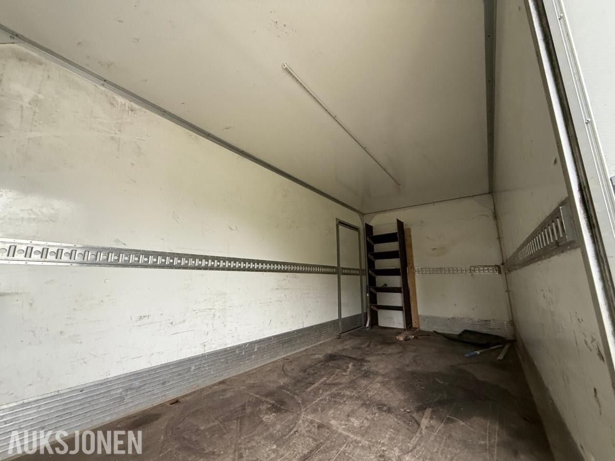 2016 Iveco Daily skapbil automat 7,2T Zepro lift Webasto